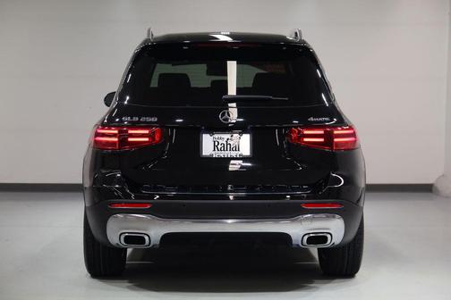 Night Black 2025 Mercedes-Benz GLB 250 4MATIC