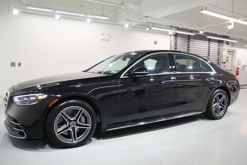 Obsidian Black 2022 Mercedes-Benz S-Class 4MATIC