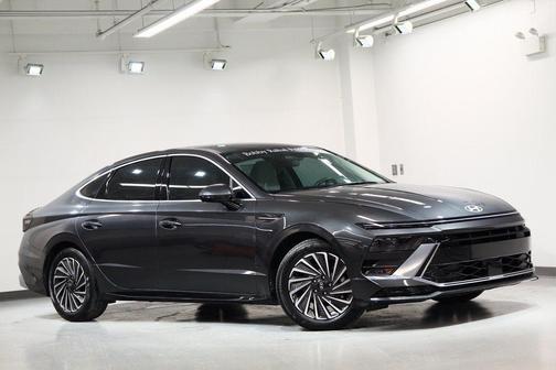 2025 Hyundai SONATA Hybrid SE