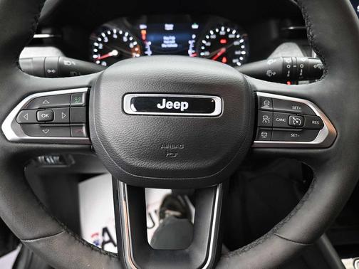 Sting-Gray Clearcoat 2023 Jeep Compass Latitude