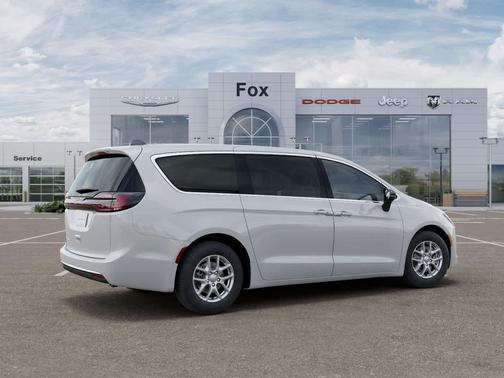 Bright White Clearcoat 2027 Chrysler Pacifica L