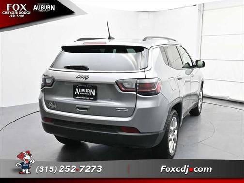 2022 Jeep Compass Latitude Lux