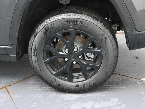 2026 Jeep Grand Cherokee Altitude