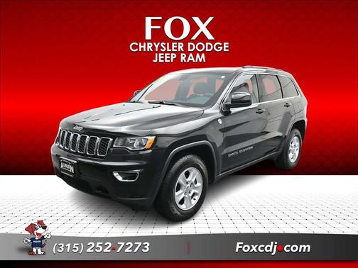 Diamond Black Crystal Pearlcoat 2017 Jeep Grand Cherokee Laredo
