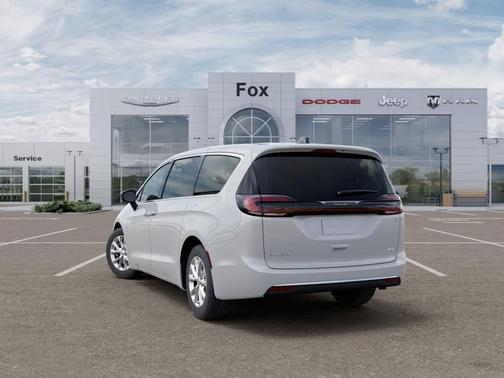 Bright White Clearcoat 2027 Chrysler Pacifica L