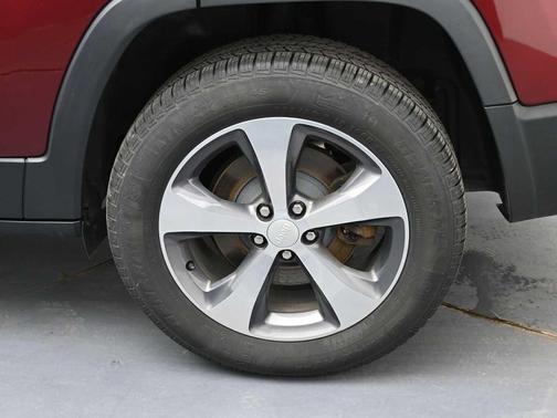 Velvet Red Pearlcoat 2019 Jeep Cherokee Limited