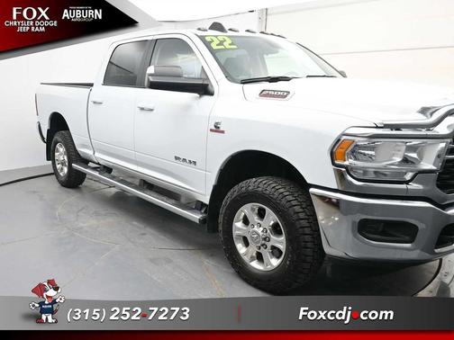 Bright White Clearcoat 2022 RAM 2500 Big Horn Crew Cab 4x4 6'4' Box