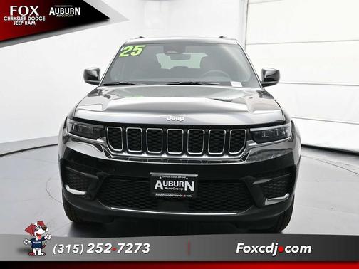 2025 Jeep Grand Cherokee Laredo