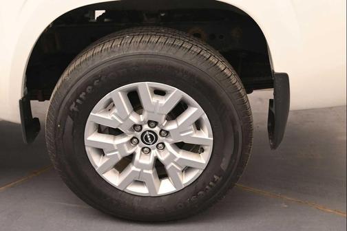 Glacier White 2022 Nissan Frontier SV