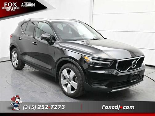 2019 Volvo XC40 T5 Momentum