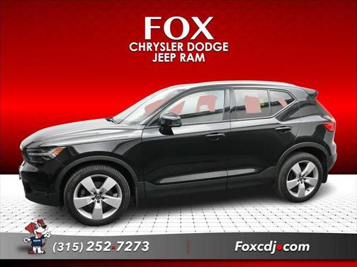 2019 Volvo XC40 T5 Momentum