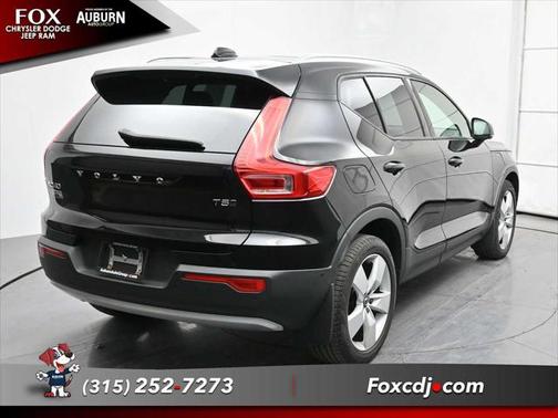 2019 Volvo XC40 T5 Momentum