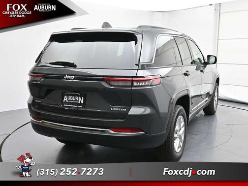 2025 Jeep Grand Cherokee Laredo
