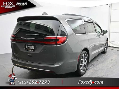 2022 Chrysler Pacifica Touring L