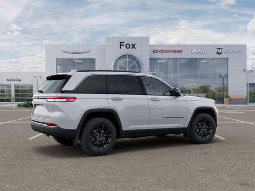 Bright White Clearcoat 2026 Jeep Grand Cherokee Altitude