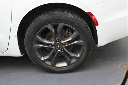Bright White Clearcoat 2023 Chrysler Pacifica Touring L