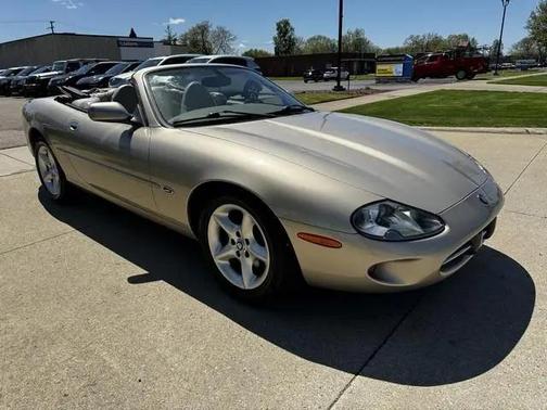 2000 Jaguar XK8 BASE
