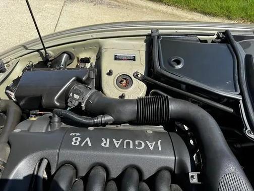 2000 Jaguar XK8 BASE
