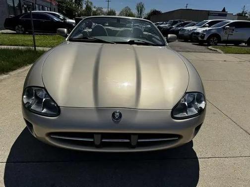 2000 Jaguar XK8 BASE