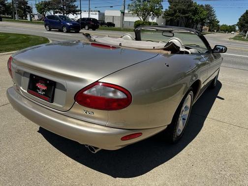 2000 Jaguar XK8 BASE