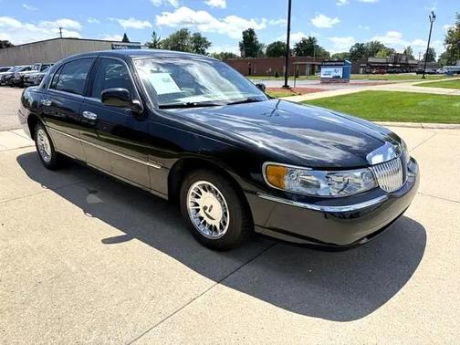 2001 Lincoln Town Car Cartier