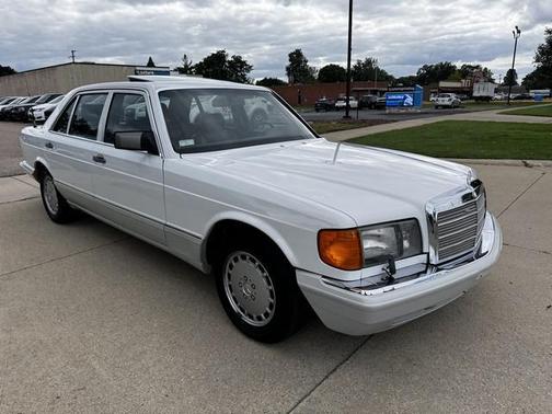 1991 Mercedes-Benz S-Class 560SEL