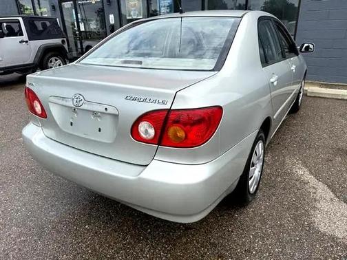 2004 Toyota Corolla LE