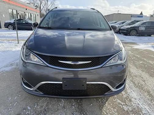 2018 Chrysler Pacifica Touring-L