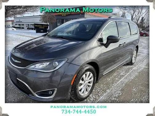 2018 Chrysler Pacifica Touring-L