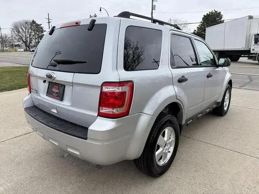 Ingot Silver Metallic 2012 Ford Escape XLT