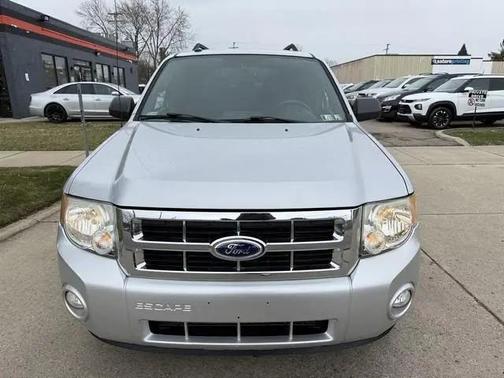 Ingot Silver Metallic 2012 Ford Escape XLT