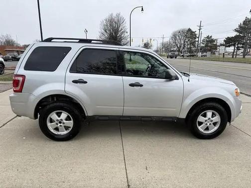 Ingot Silver Metallic 2012 Ford Escape XLT