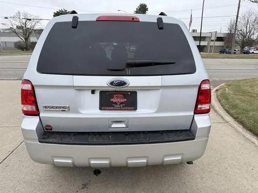 Ingot Silver Metallic 2012 Ford Escape XLT