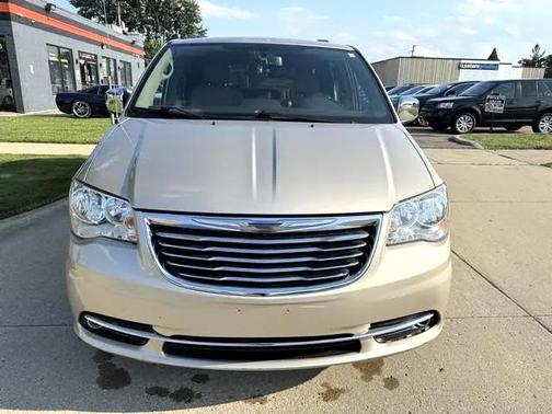 2013 Chrysler Town & Country Touring-L