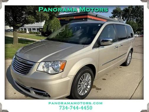 2013 Chrysler Town & Country Touring-L