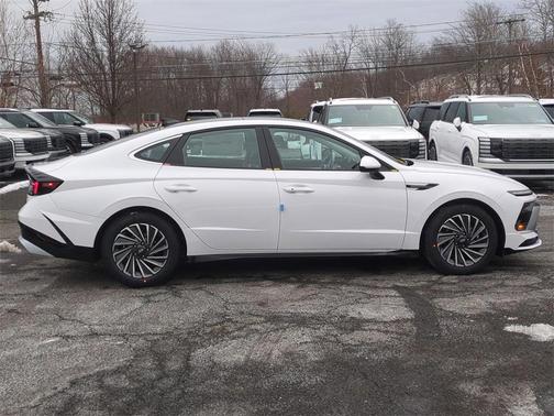 2026 Hyundai SONATA Hybrid SEL