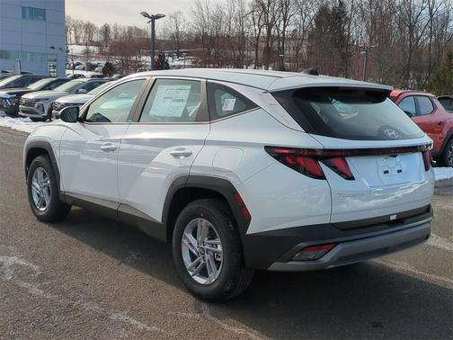 2026 Hyundai TUCSON SE