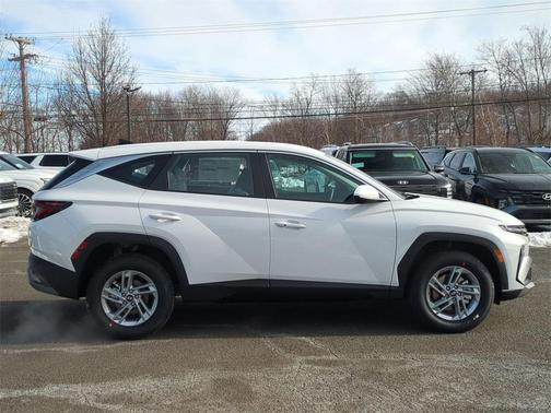 2026 Hyundai TUCSON SE