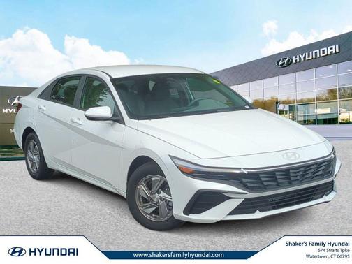 White 2025 Hyundai ELANTRA SE