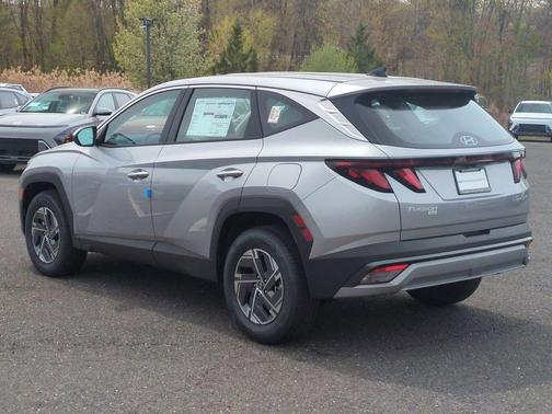 Shimmering Silver 2026 Hyundai TUCSON Hybrid Blue SE