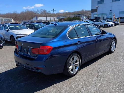 2017 BMW 330 i xDrive