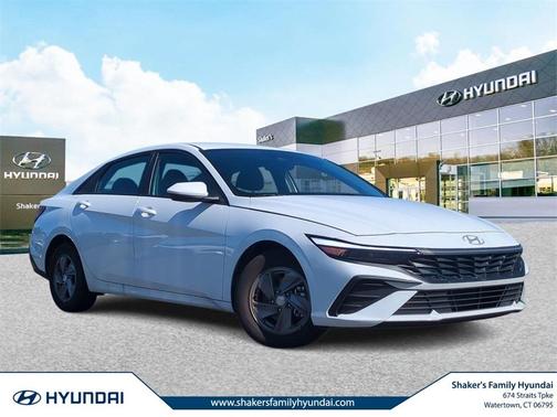 2024 Hyundai ELANTRA SE