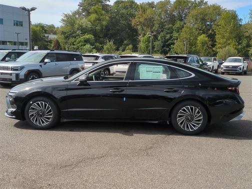2025 Hyundai SONATA Hybrid Limited