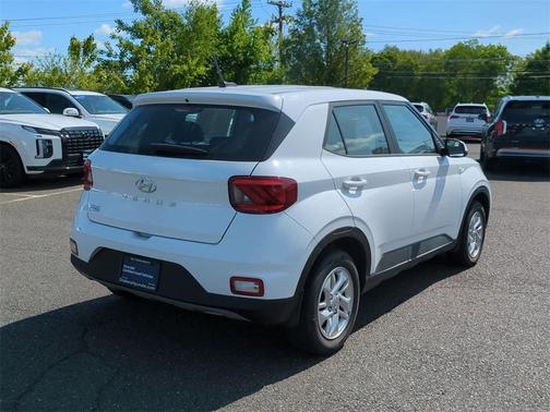 2023 Hyundai VENUE SE