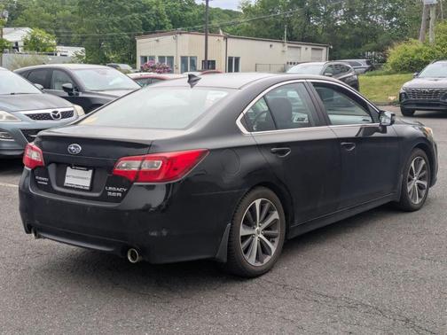 Crystal Black Silica 2017 Subaru Legacy 3.6R Limited