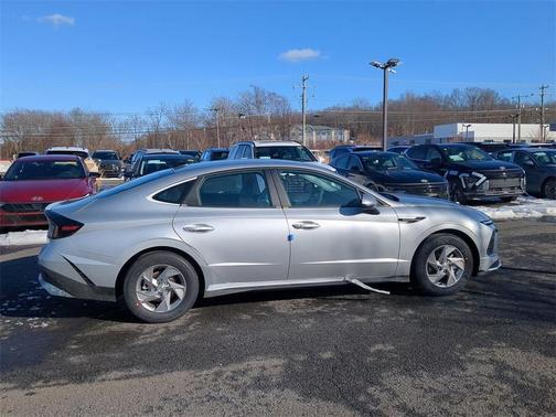 2025 Hyundai SONATA SE