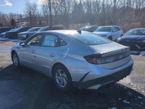 2025 Hyundai SONATA SE