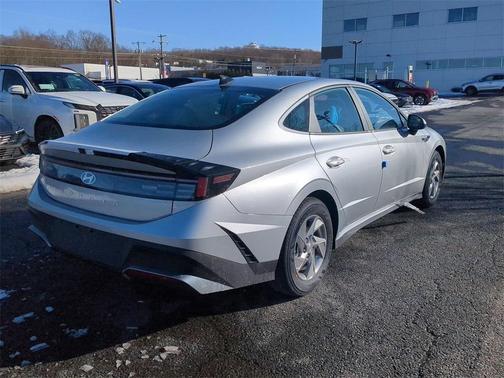 2025 Hyundai SONATA SE