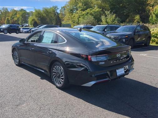 2025 Hyundai SONATA Hybrid Limited