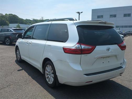 2016 Toyota Sienna XLE
